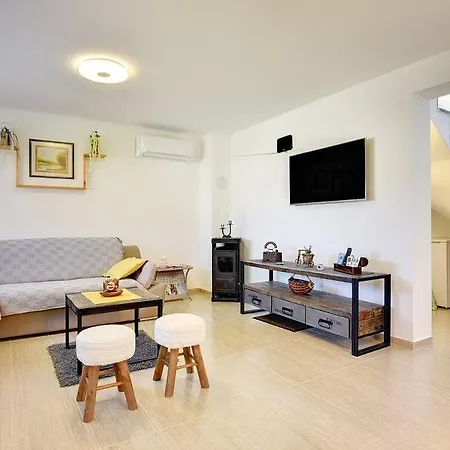 Holiday home Sandi Pula