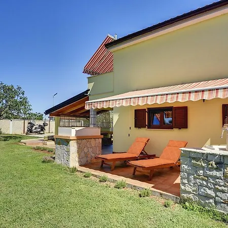 Nyaraló House Sandi