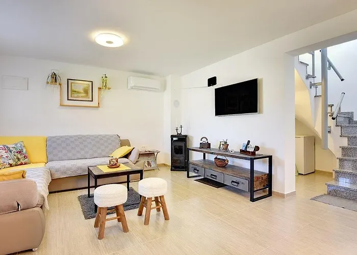 Nyaraló House Sandi Póla