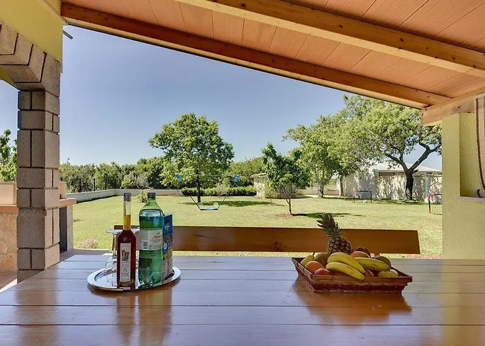 House Sandi Nyaraló Póla