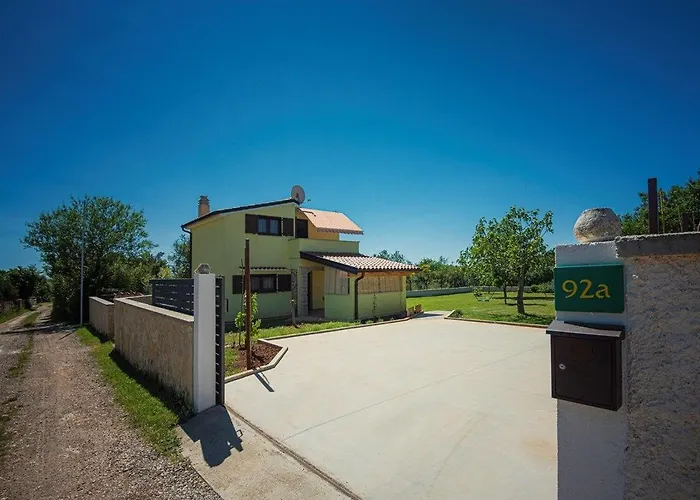 House Sandi Pula