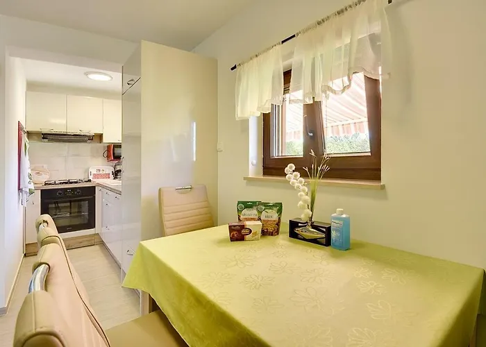 House Sandi Nyaraló Póla